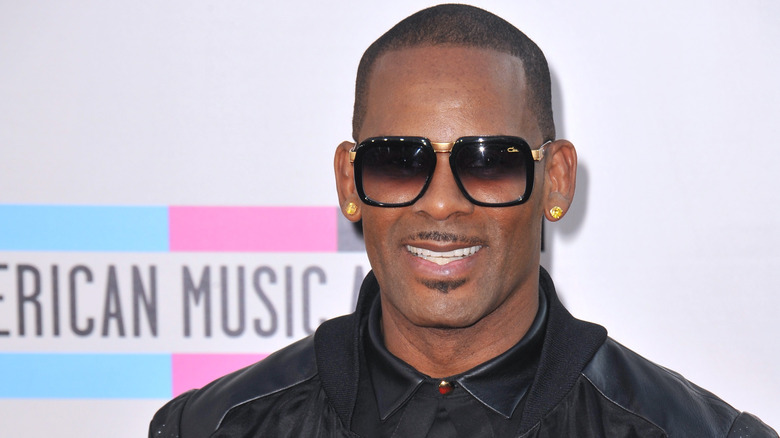 R. Kelly's wearing black