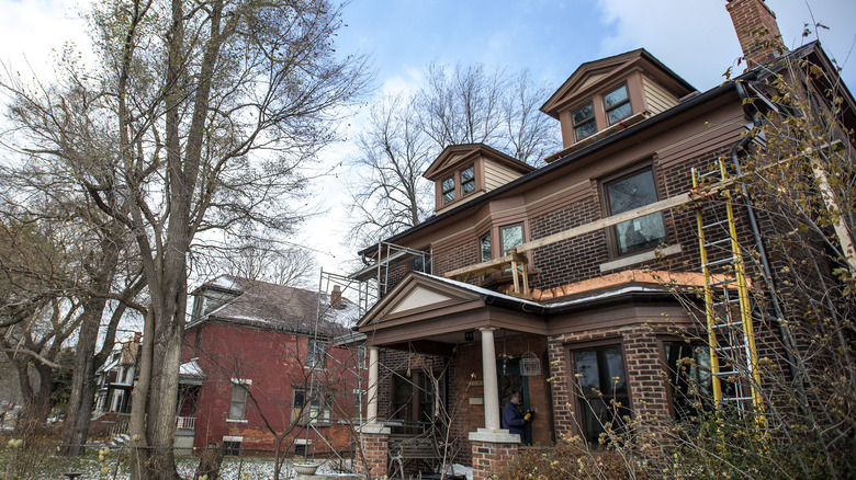 Large Detroit bungalow home