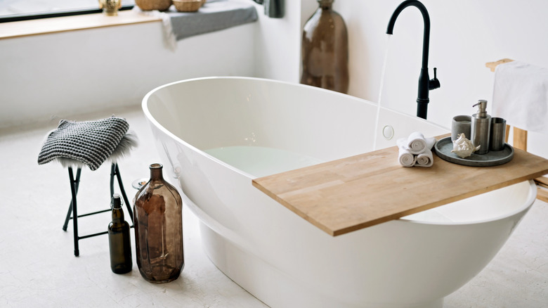 Loft-style bathtub