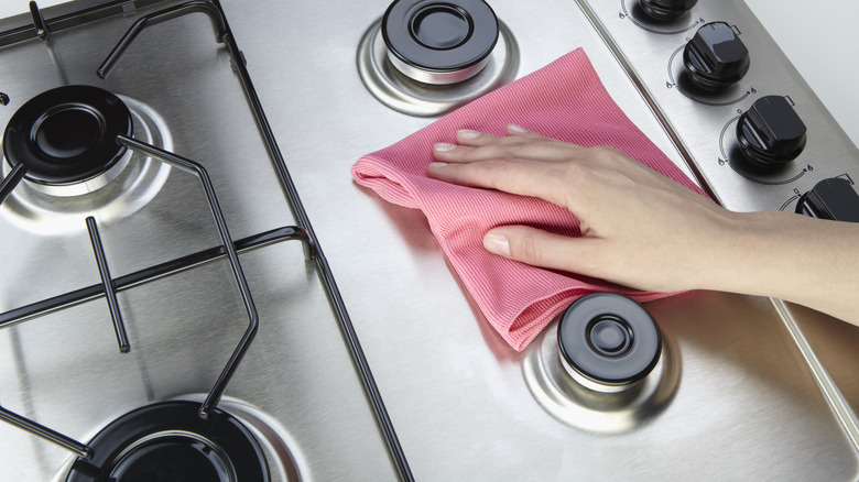 Cleaning stainless steel stove