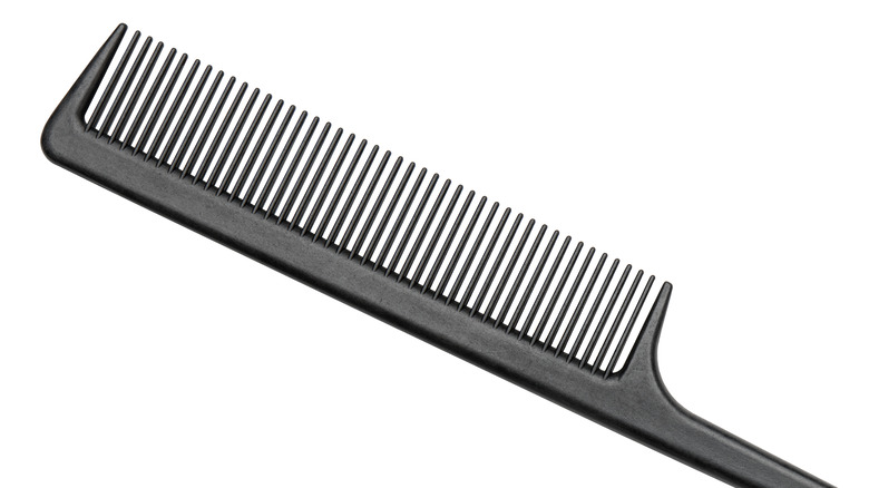 small bristled comb 