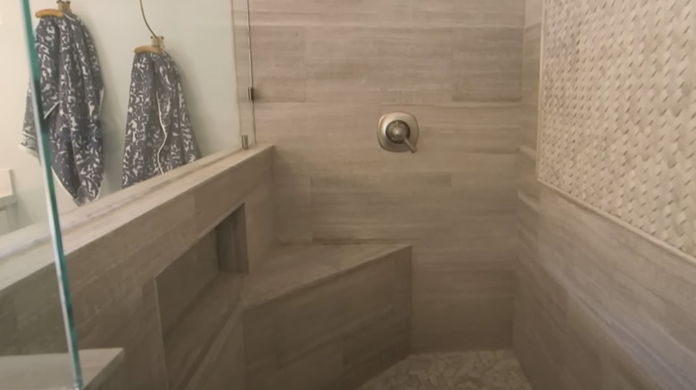 bathroom shower seat