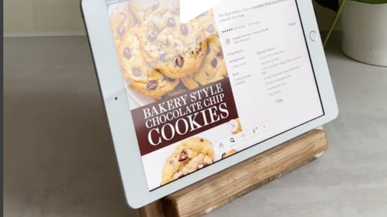 cookbook stand from cutting board