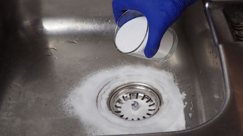 Dumping baking soda down drain