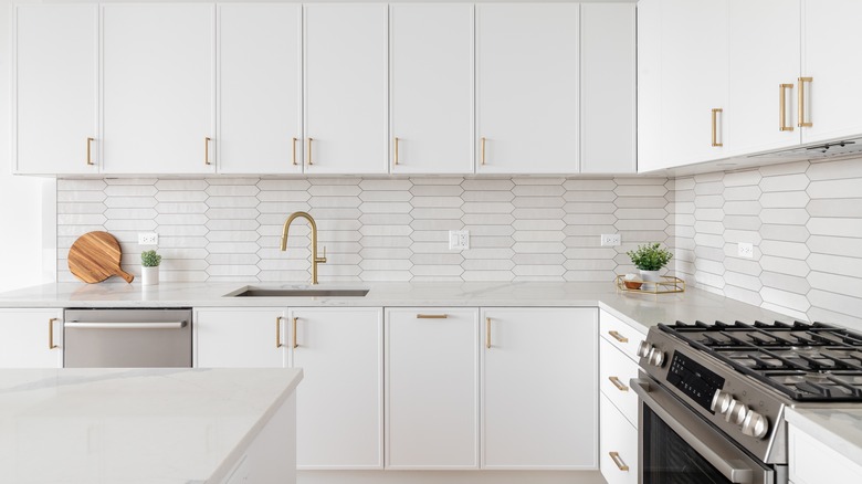 white kitchen cabinets