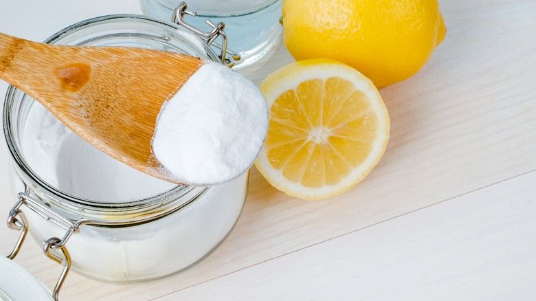 Baking soda and lemons