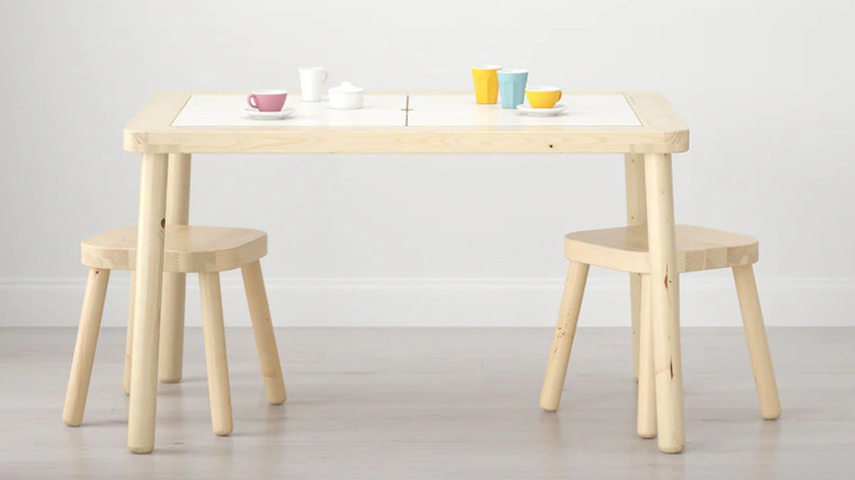 IKEA FLISAT kids' table