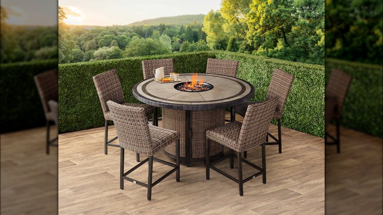 Outdoor dining set