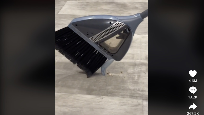 Video of Vabroom cleaning floor