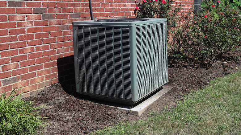 AC condenser unit