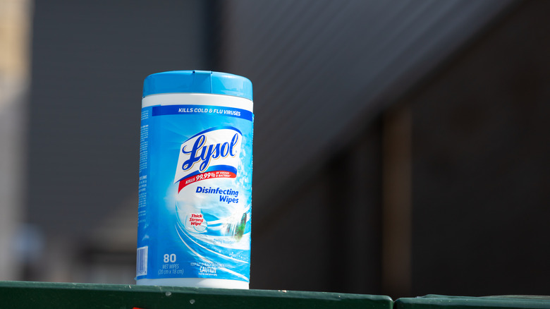 Canister of Lysol wipes