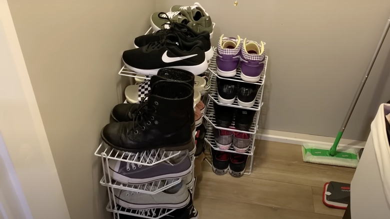 corner shoe shelf on wire racks