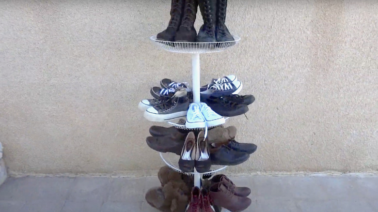 women's shoes on stacked classic fans