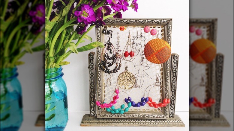 Picture frame jewelry holder