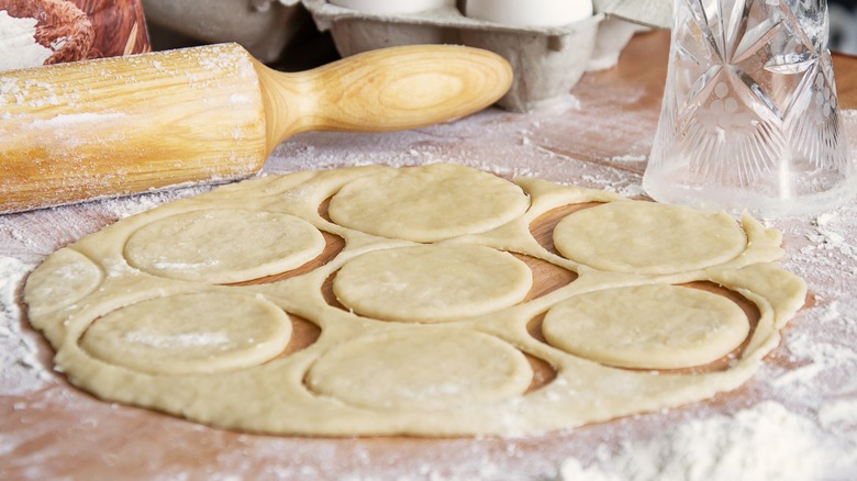 round cut cookie dough