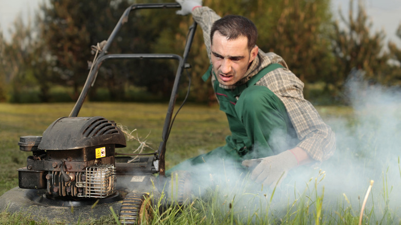 Smoky older push lawnmower