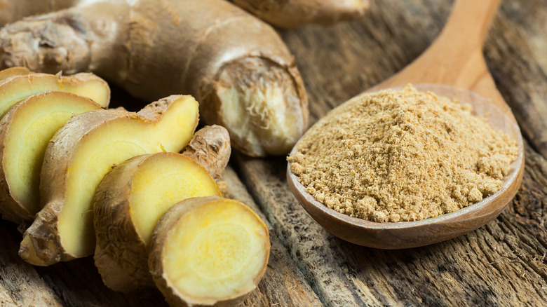 Dehydrated ginger root powder