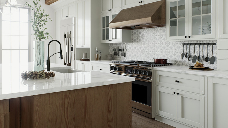 Kitchen with small hardware on cabinets and doors