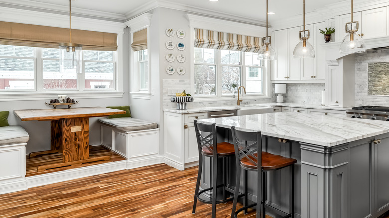 Small banquettes in breakfast nook