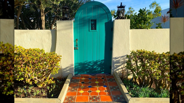 door with Saltillo tile path