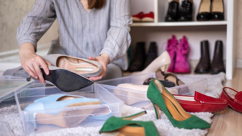 Organizing shoes