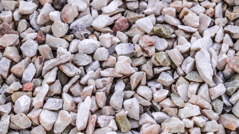 Crushed marble stones