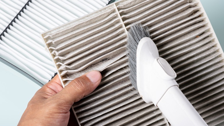 Vacuuming air filter