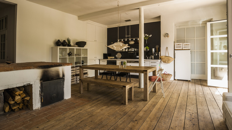 Rustic kitchen with wide plant wood floors