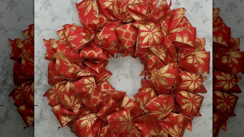 DIY bow holiday wreath