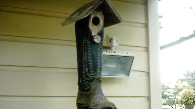 hanging cowboy boot birdhouse