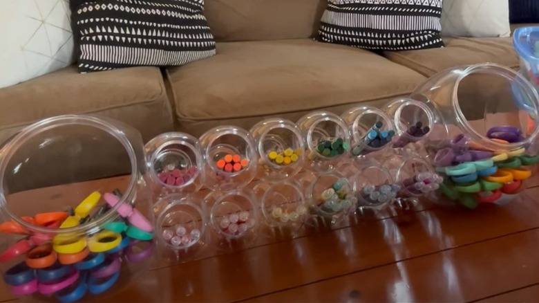 Image of DIY desk organizer filled with crayons and scissors