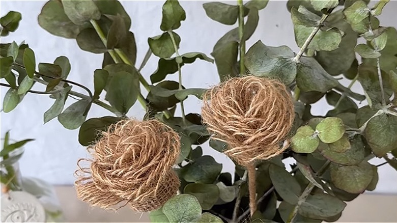 making burlap roses