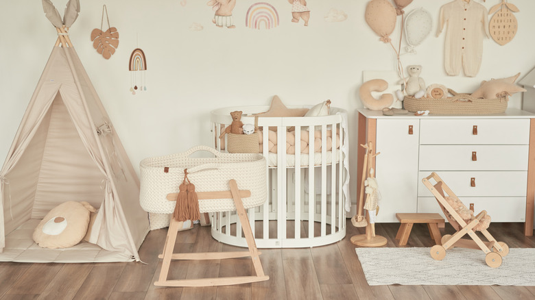 Neutral nursery in creams and wood