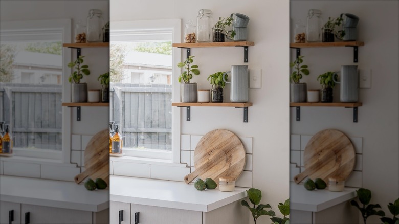 Vertical DIY kitchen shelf layout