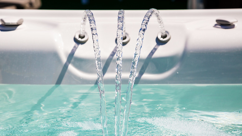 does-a-jacuzzi-bathtub-use-more-water-than-a-standard-bathtub