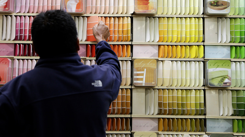 choosing paint at home depot