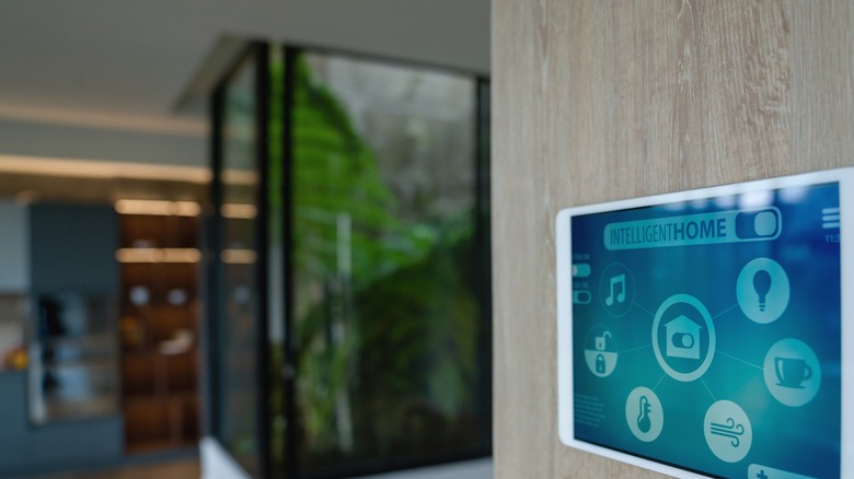 Smart home thermostat technology 