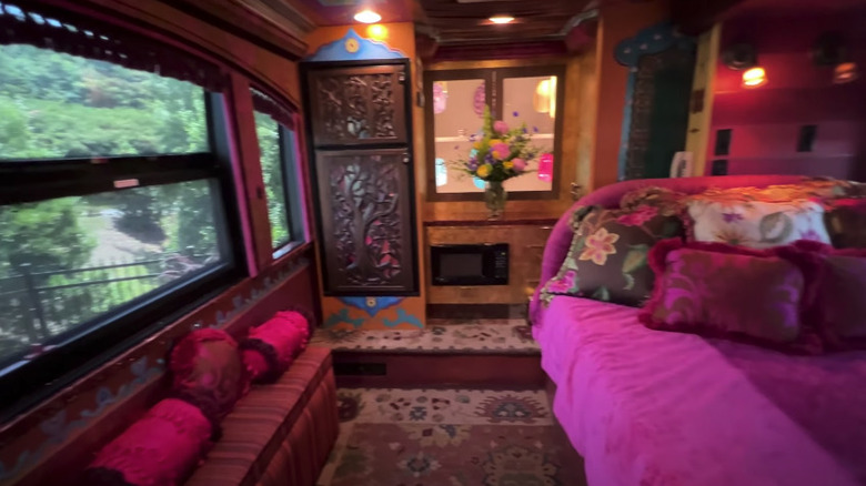 Dolly Parton tour bus bedroom