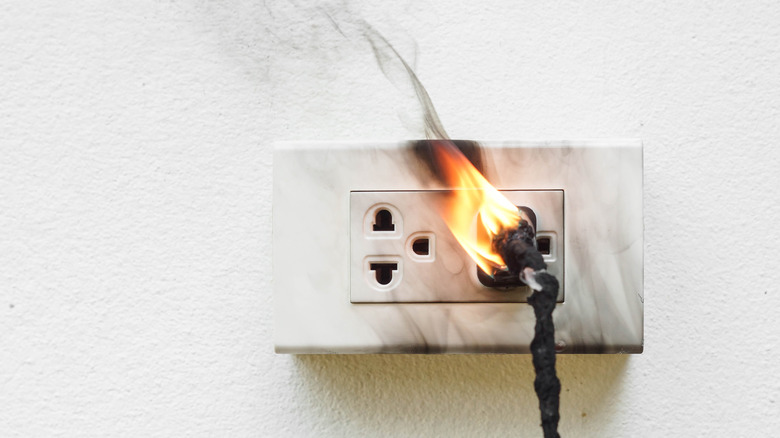 outlet electrical fire