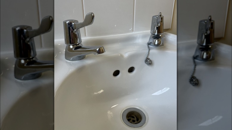 overflow drain in bathroom sink stinks