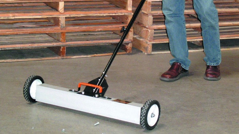 30-inch magnetic sweeper