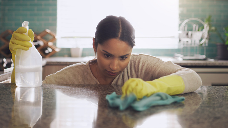 Cleaning granite countertop