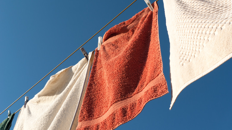 towels on clothesline