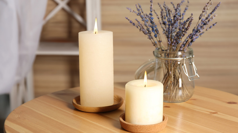 Cut lavender on table 