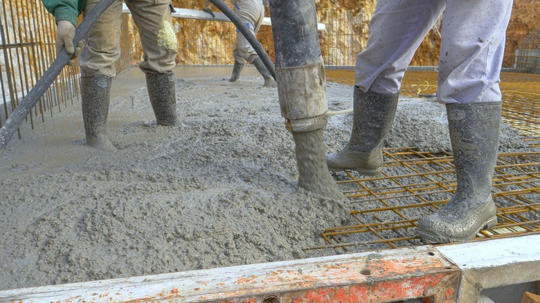 People working with concrete 