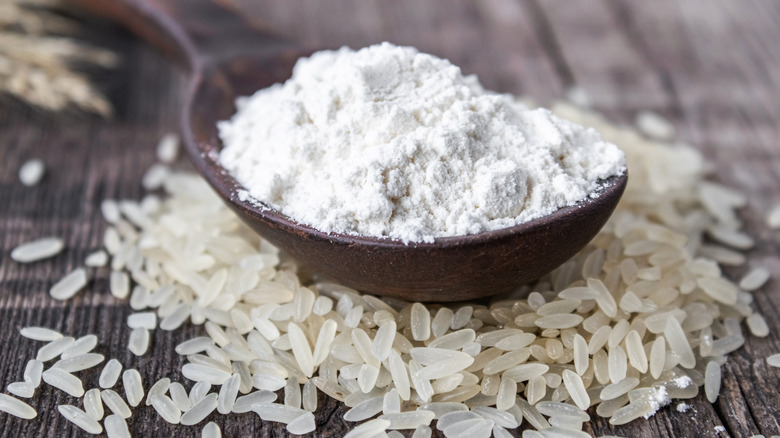 Rice flour on a spoon