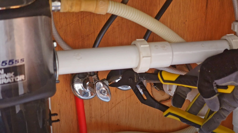 disconnecting dishwasher water supply