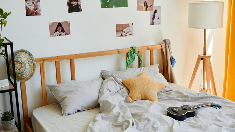 teen room with wooden headboard 