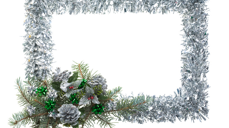 silver garland Christmas wreath