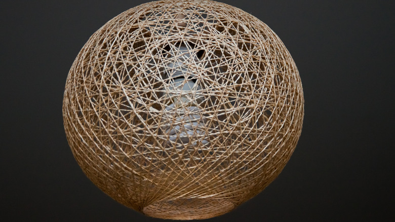 Hollow twine lamp shade